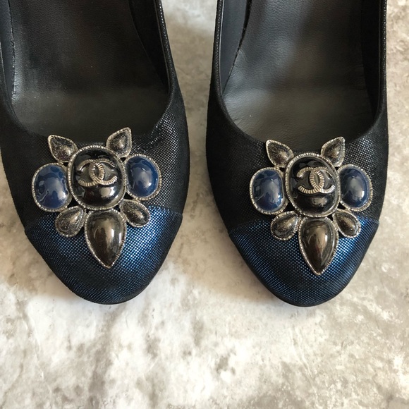 Chanel Black and Blue Cap Toe Jeweled Logo Pumps - Picture 4 of 8